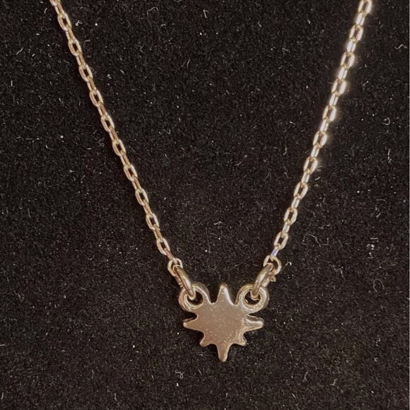 16"-18" Adjustable Starburst Necklace Jewelry - Picture 2 of 4